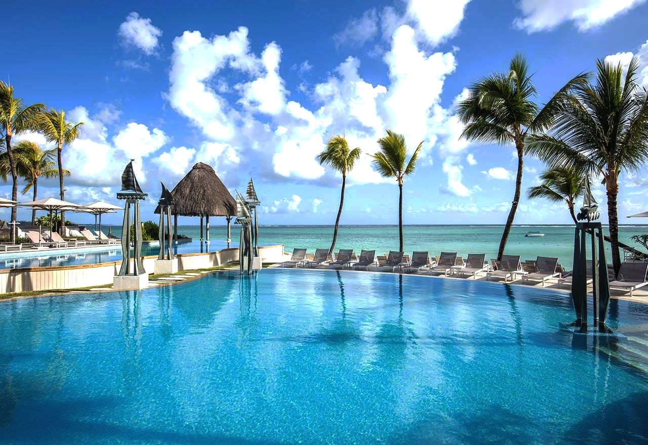 Ambre Mauritius Beachfront elegance with breathtaking ocean views